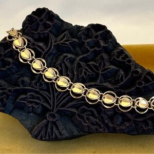 GF Rhythm Leaf Pattern Bracelet